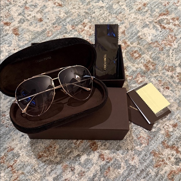 Tom Ford Aviator Sunglasses - Picture 2 of 6